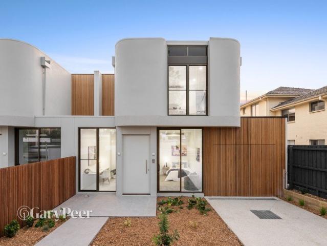 Brand new luxury build, blue chip locale