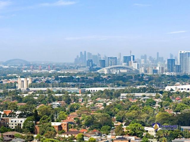 Brand New Luxury Breathtaking City Views Oversized Studio