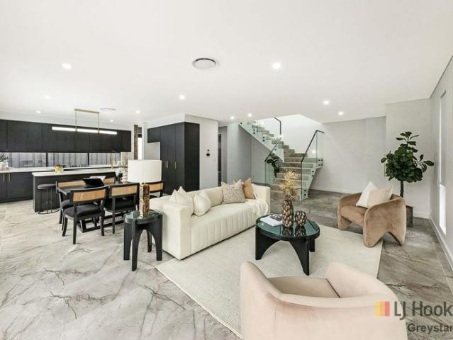 BRAND NEW LUXURY BRICK HOME WITH POOL