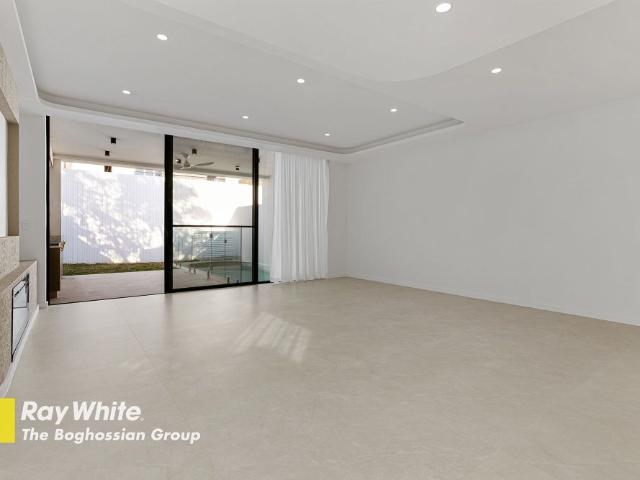 BRAND NEW LUXURY DUPLEX