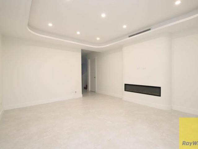 Brand New Luxury Duplex in Quiet Cul de Sac