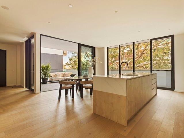 BRAND NEW LUXURY | EXCLUSIVE RIVERSIDE ADDRESS