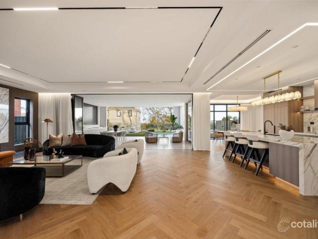 BRAND NEW LUXURY FAMILY HOME CITY VIEWS POOL KILLARA HIGH