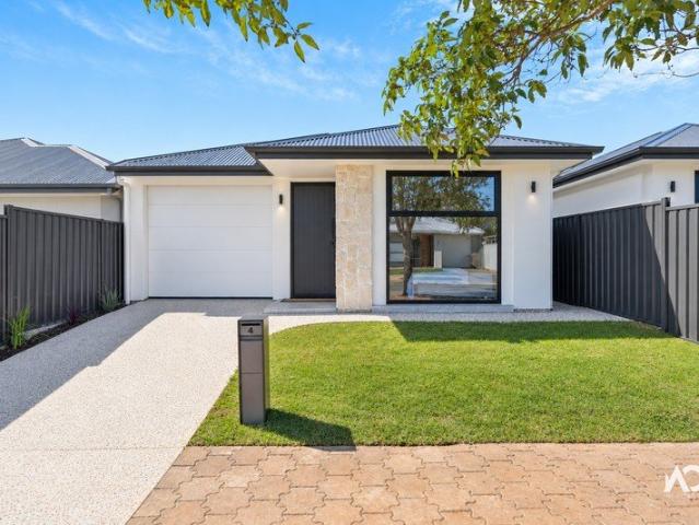 Brand New Luxury Family Home Contemporary Living in Greenacres