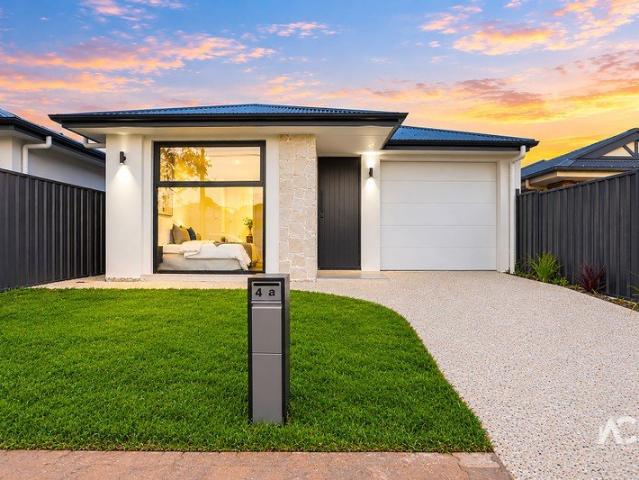 Brand New Luxury Family Home Contemporary Living in Greenacres
