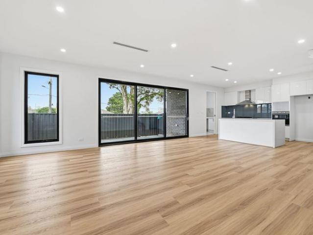 Brand New Luxury Family Home in a Prime Blackburn North Location