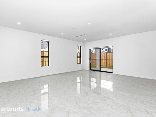Brand New Luxury Family Home In Box Hill/ Rouse Hill Heights