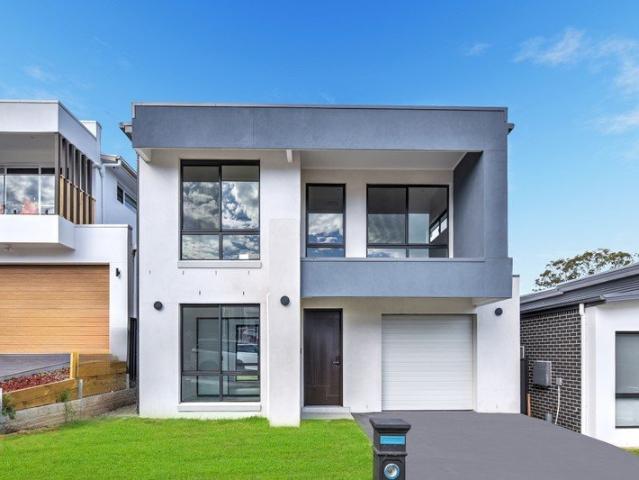 Brand New Luxury Family Home in Prime Oakville Location. Call 0421437682 for inspection