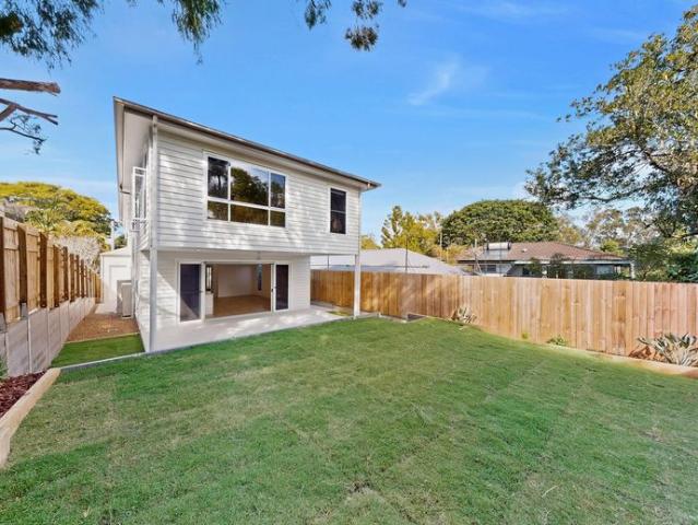 Brand New Luxury Family Home in the Heart of Manly