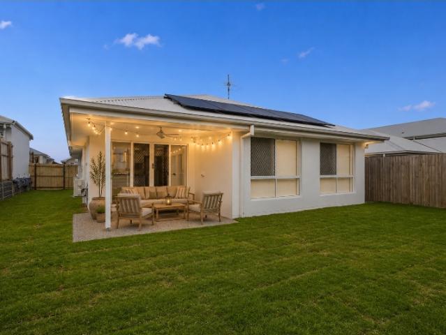 Brand New Luxury Family Home in the Heart of Redland Bay