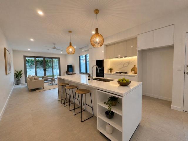 BRAND NEW LUXURY FAMILY HOME with Air Cons HIGH END FINISHES & LOW MAINTENANCE LIVING
