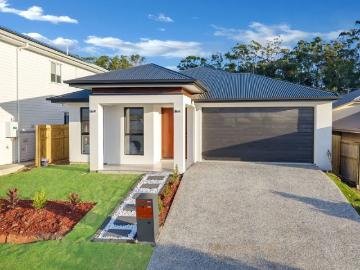 Brand New Luxury Family Home with Dual Kitchens in the Heart of Bahrs Scrub