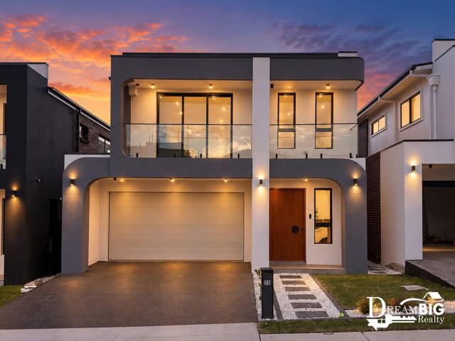 Brand New Luxury Family Home with Outdoor Kitchen!