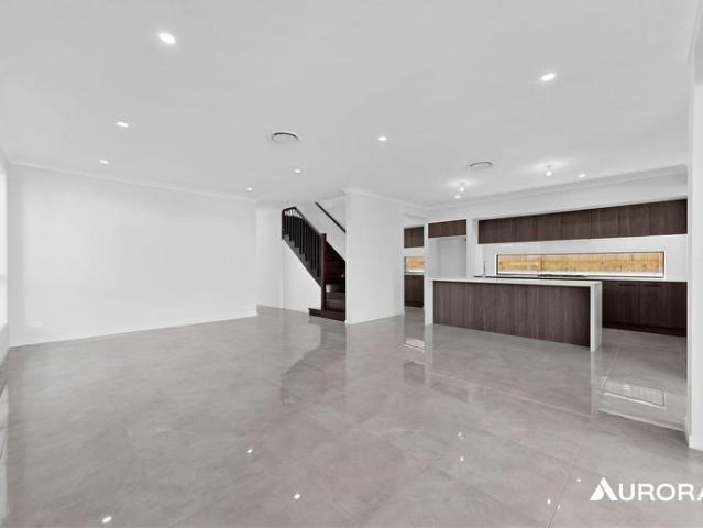 BRAND NEW LUXURY FAMILY HOME – 5 BEDROOMS + MULTIPLE LIVING SPACES
