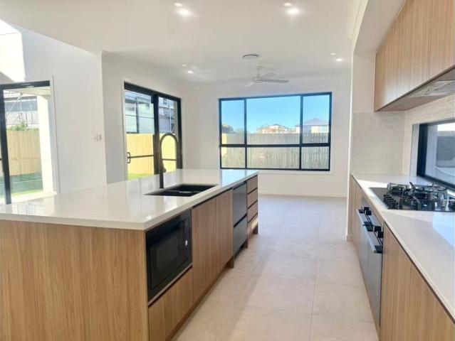 Brand New Luxury Family Home | 5 Bedrooms | Premium Finishes