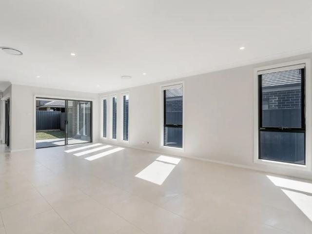 Brand New Luxury Family Living