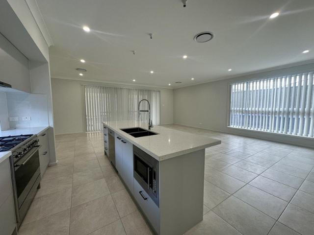 Brand New Luxury Family Property Be the First to Call It Home!