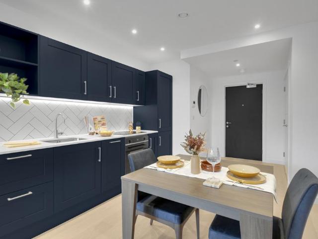 BRAND NEW LUXURY FLAT Fulton Road. 1 bed apartment to rent £2,235 pcm £516 pw