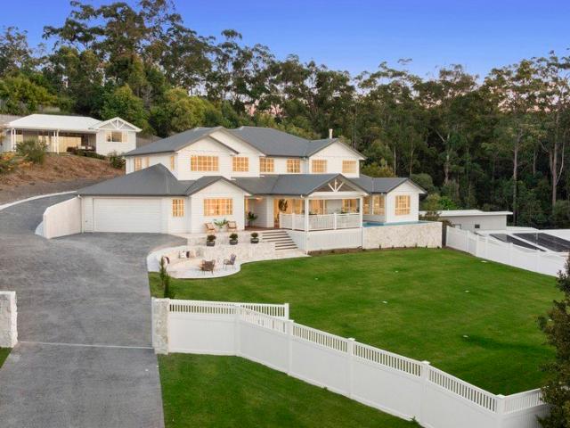 Brand New Luxury Hamptons Estate: Dual Living on a North Facing 2550m²