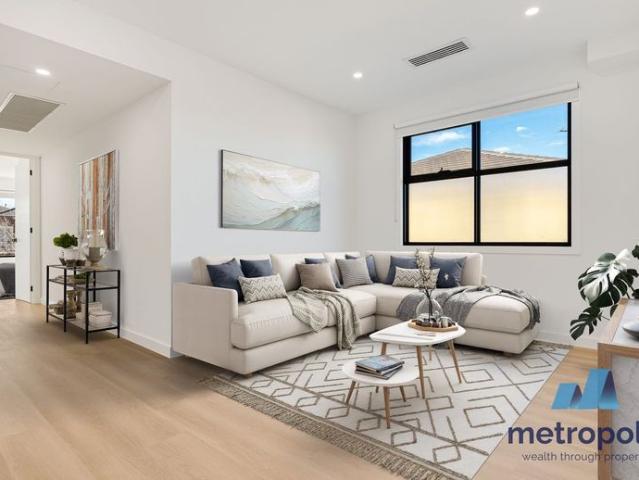 BRAND NEW LUXURY HOME A SHORT WALK TO MCKINNON PRIMARY AND SECONDARY SCHOOLS