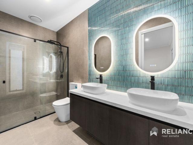 Brand New Luxury Home Modern Elegance in Willow Springs, Rockbank!