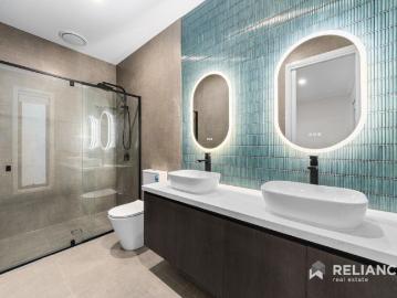 Brand New Luxury Home Modern Elegance in Willow Springs, Rockbank!