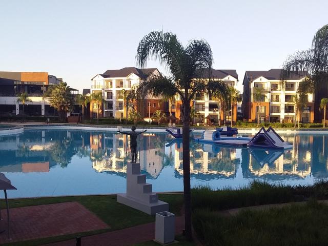 Brand New Luxury Lagoon Facing 3 Bedroom Apartment – Fully Furnished | The Blyde Riverwalk Estate