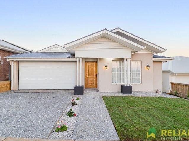 Brand New Luxury Living with Phenomenal Views
