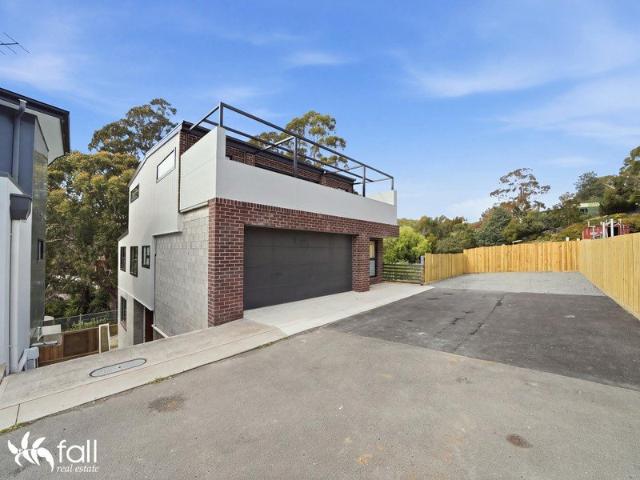 Brand New Luxury Living With Stunning City & River Views