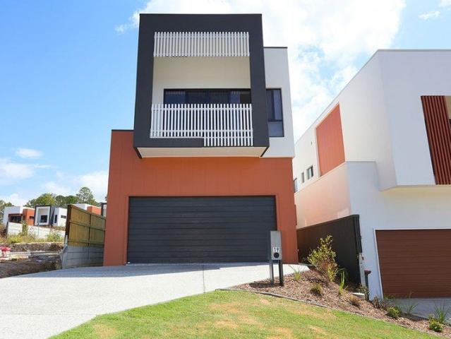 Brand New Luxury Living in Ormeau