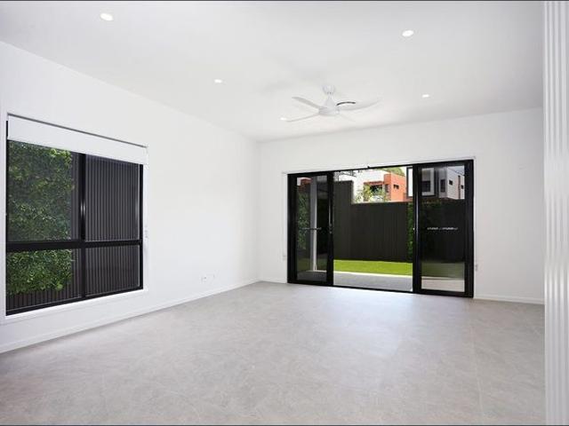 Brand New Luxury Living in Ormeau