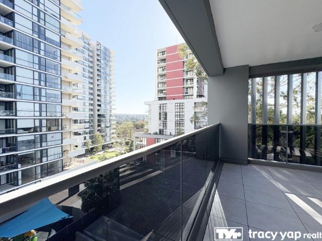 Brand New Luxury & Quiet Meriton Apartment | Walk to Station