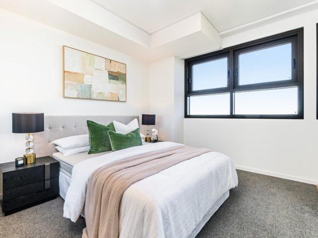 Brand New Luxury Studio Apartment with Stunning Castle Hill Views