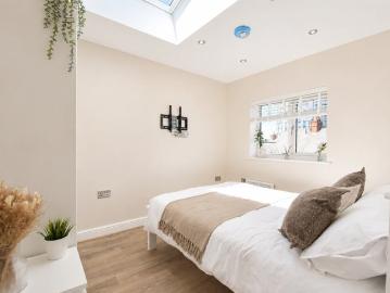 ✨ Brand New Luxury Self Contained Flats Available✨