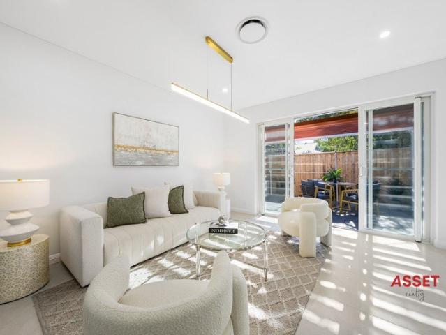 Brand new luxury single level villa within a boutique development of just nine residences