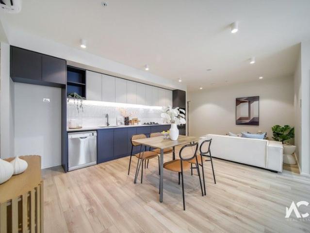 Brand New Luxury Sky Home Living Victoria Tower Adelaide