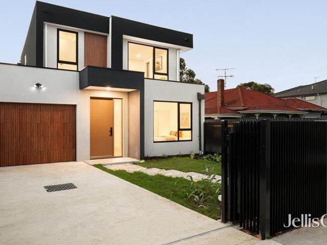 Brand New Luxury Townhouse with No Body Corporate