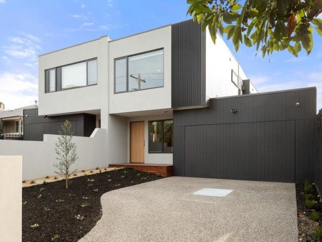 BRAND NEW LUXURY TOWNHOUSE: CONTEMPORARY LIVING AT ITS FINEST