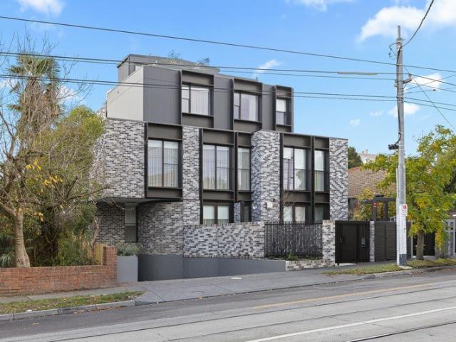 Brand New Luxury Townhouse in the Heart of Hawthorn East