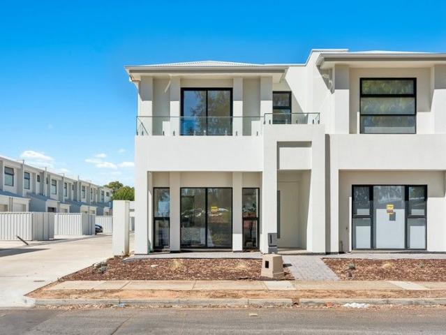 Brand New Luxury Townhouse in a Prime Felixstow Location