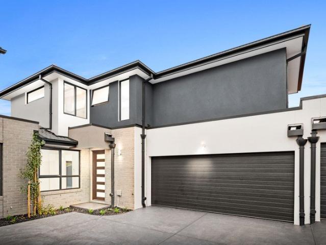 Brand New Luxury Townhouse in Clayton South