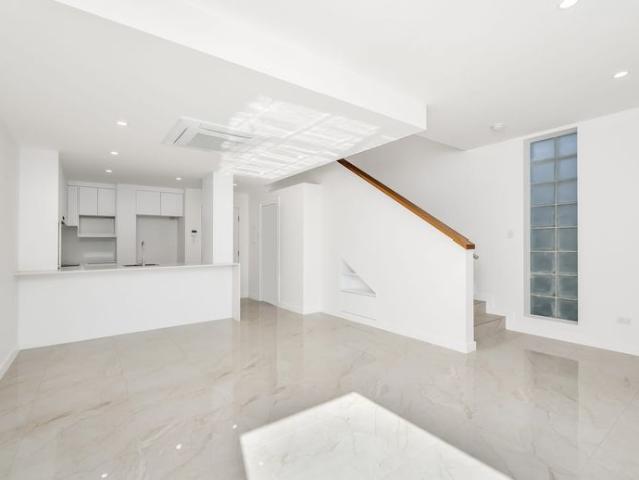 Brand New Luxury Townhouse – Opposite Woy Woy Train Station