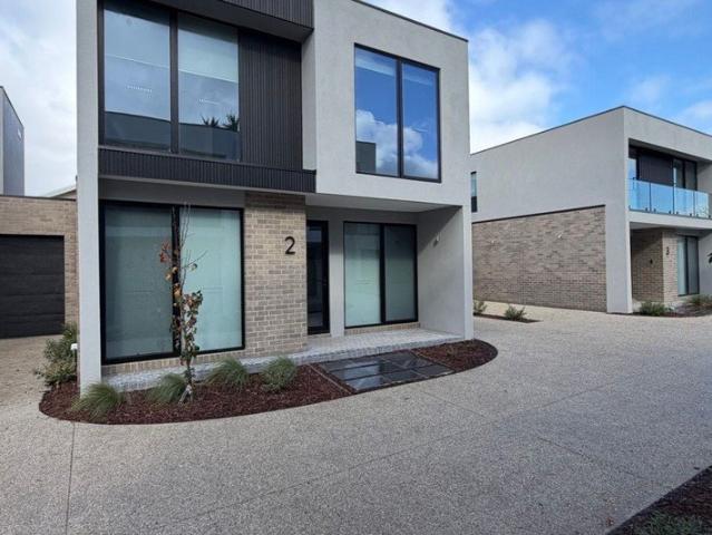 Brand New Luxury Townhouses for Lease Prime Dromana Location