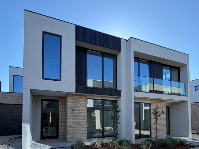 Brand New Luxury Townhouses for Lease Prime Dromana Location