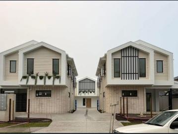BRAND NEW LUXURY TOWNHOUSES FOR LEASE ONLY 1 LEFT 3 BEDS / DOUBLE GARAGE