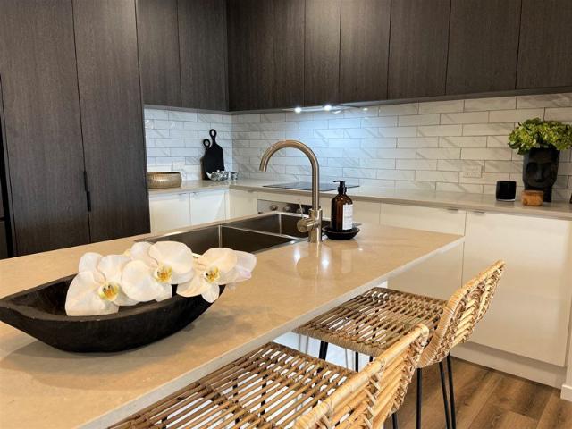 BRAND NEW LUXURY URBAN APARTMENT