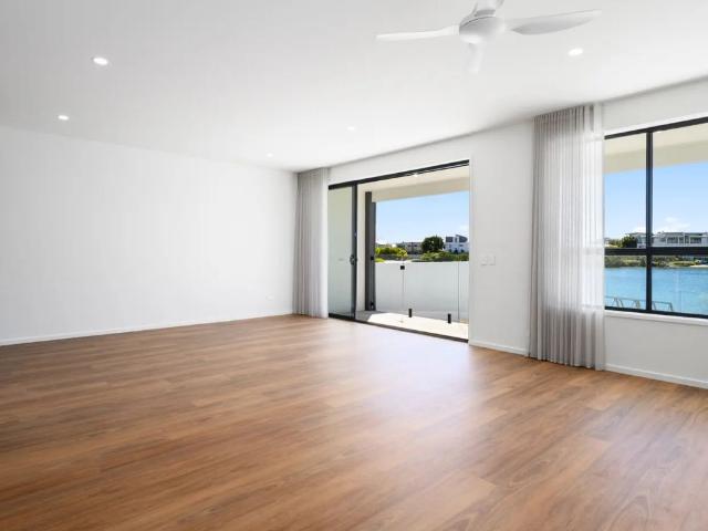 Brand New Luxury Waterfront Townhouse with Pool & Pontoon