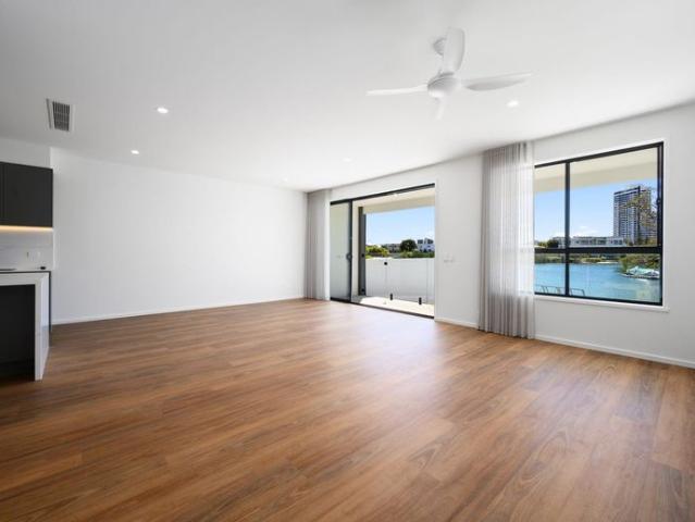 Brand New Luxury Waterfront Townhouse with Pool & Pontoon