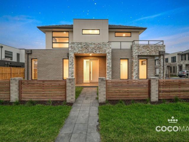 Modern Family Living with Dual Master Suites and Premium Convenience