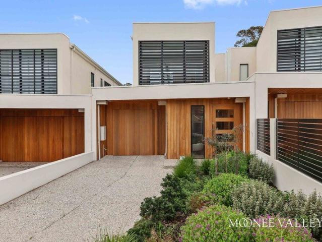Brand New Luxury with Uninterrupted Parkland Views